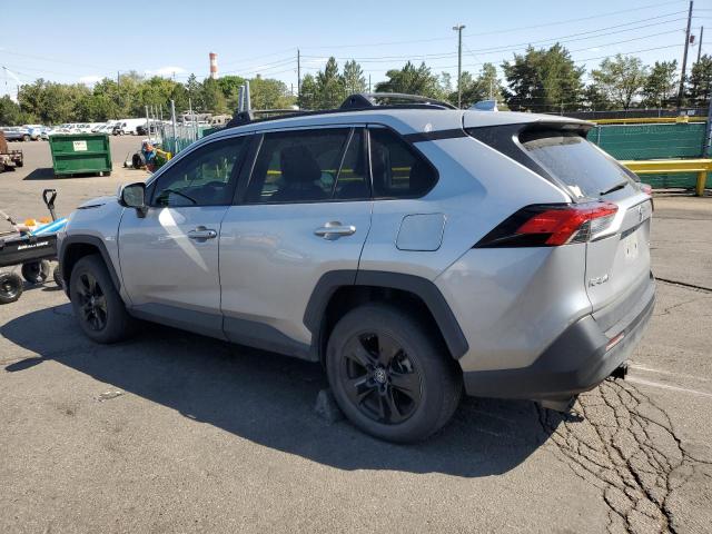 2T3W1RFV1LW073991 - 2020 TOYOTA RAV4 XLE SILVER photo 2