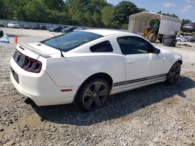 1ZVBP8AM0D5253930 - 2013 FORD MUSTANG WHITE photo 3