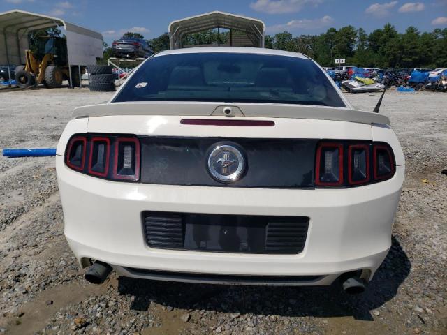 1ZVBP8AM0D5253930 - 2013 FORD MUSTANG WHITE photo 6