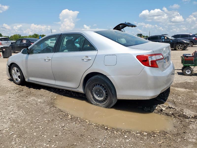 4T1BF1FK6CU026388 - 2012 TOYOTA CAMRY BASE SILVER photo 2