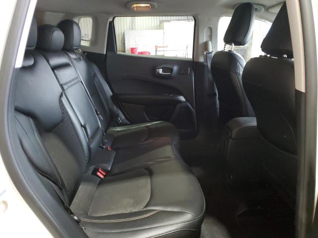 3C4NJDBB4JT117738 - 2018 JEEP COMPASS LATITUDE 白色 照片 11