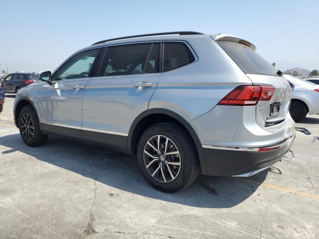 3VV2B7AX0LM025734 - 2020 VOLKSWAGEN TIGUAN SE Silber Foto 2