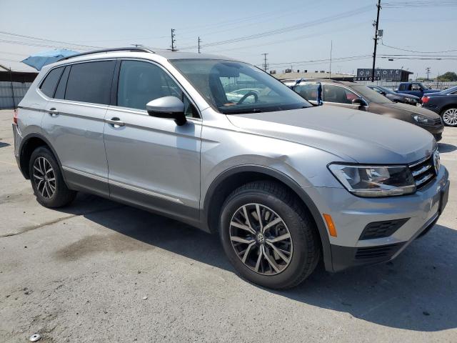 3VV2B7AX0LM025734 - 2020 VOLKSWAGEN TIGUAN SE Silber Foto 4