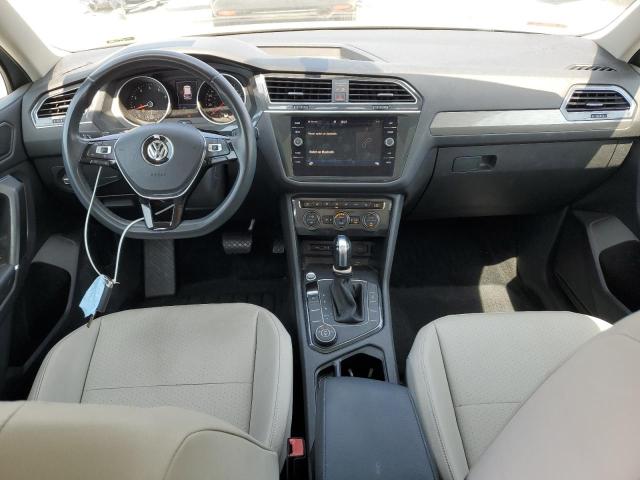 3VV2B7AX0LM025734 - 2020 VOLKSWAGEN TIGUAN SE Silber Foto 8