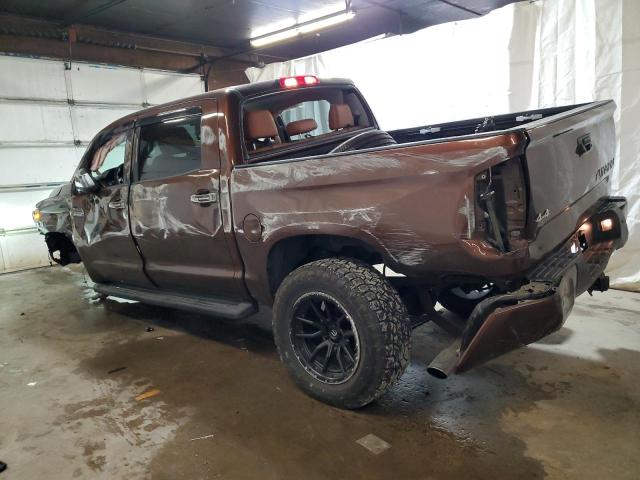 5TFAY5F17EX375408 - 2014 TOYOTA TUNDRA CREWMAX PLATINUM Коричневий фото 2