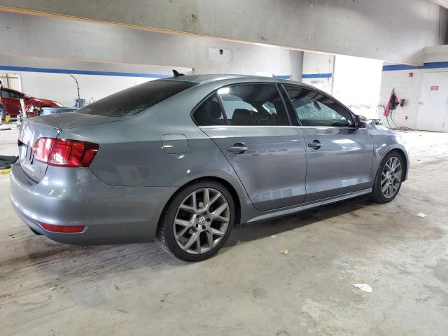 3VW5S7AJ8DM308338 - 2013 VOLKSWAGEN JETTA GLI GRAY photo 3