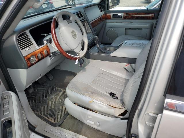 5LMFU28R04LJ40673 - 2004 LINCOLN NAVIGATOR 银色 照片 7