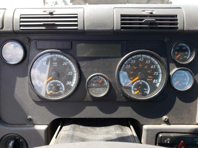 3AKJGBDVXESGA1077 - 2014 FREIGHTLINER CASCADIA 1 WHITE photo 8