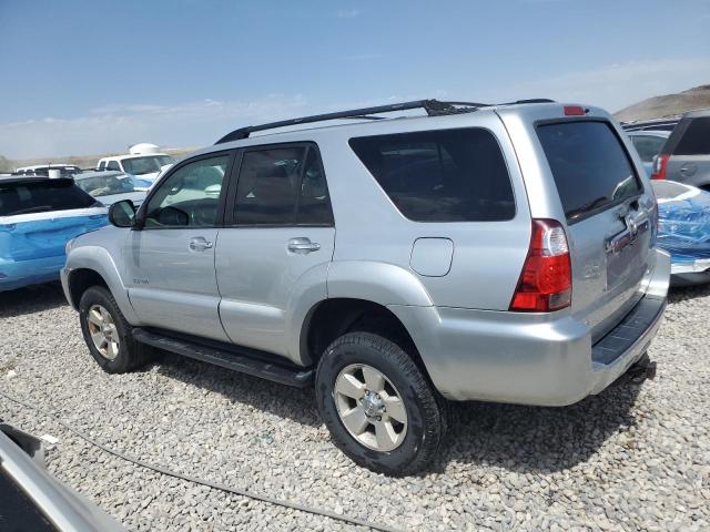 JTEBT14R460062018 - 2006 TOYOTA 4RUNNER SR5 Silber Foto 2