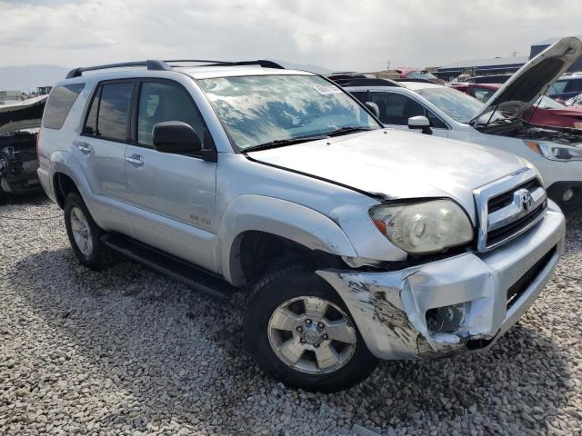 JTEBT14R460062018 - 2006 TOYOTA 4RUNNER SR5 Silber Foto 4