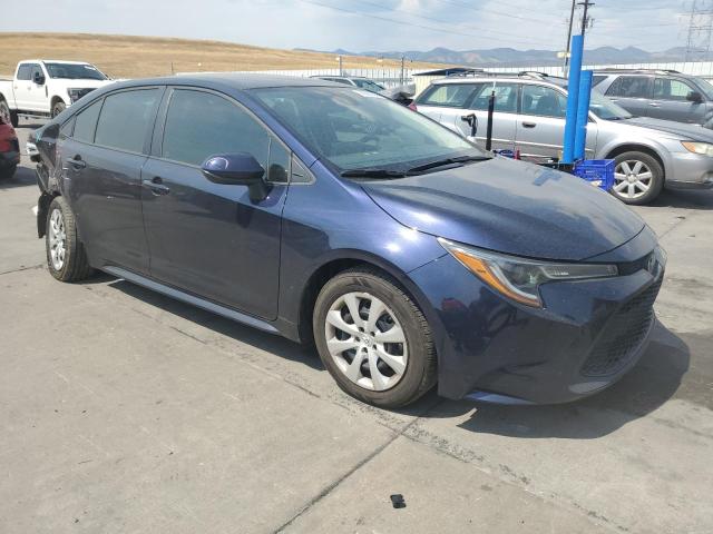 5YFEPMAE2NP286143 - 2022 TOYOTA COROLLA LE 蓝色 照片 4