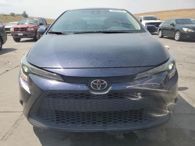 5YFEPMAE2NP286143 - 2022 TOYOTA COROLLA LE 蓝色 照片 5