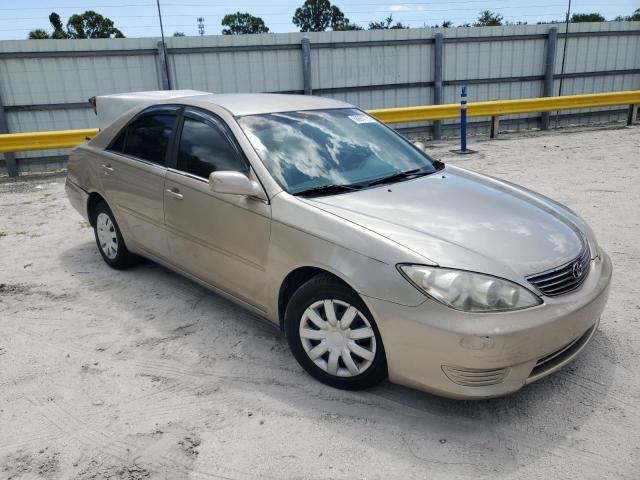 4T1BE32K15U039346 - 2005 TOYOTA CAMRY LE TAN photo 4