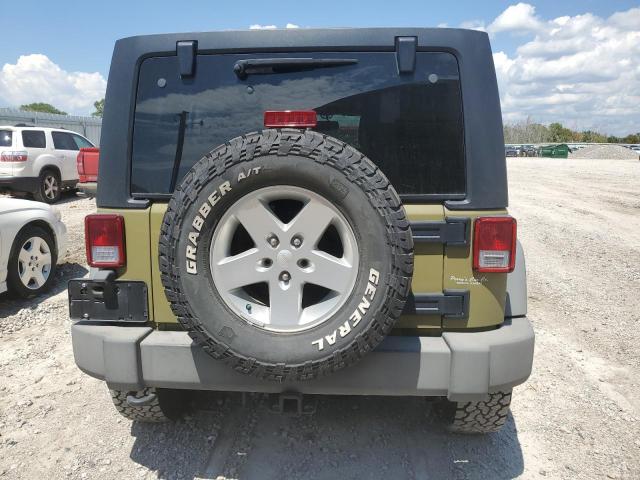 1C4HJWDG3DL543762 - 2013 JEEP WRANGLER UNLIMITED SPORT Grün Foto 6