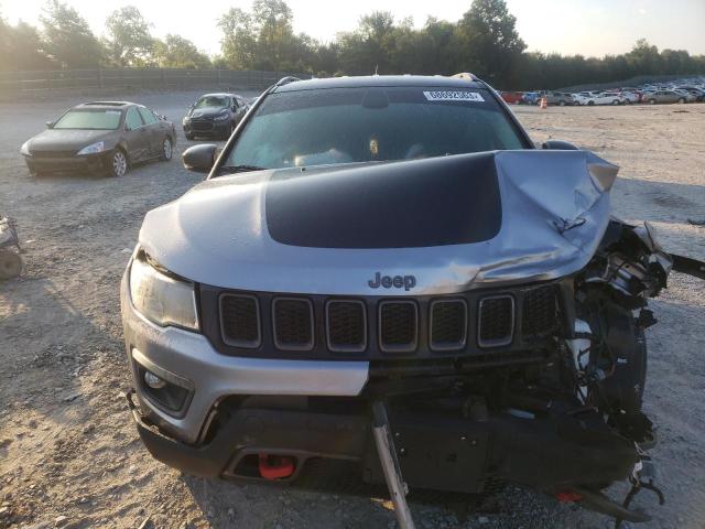 3C4NJDDB0JT417533 - 2018 JEEP COMPASS TRAILHAWK SILVER photo 5