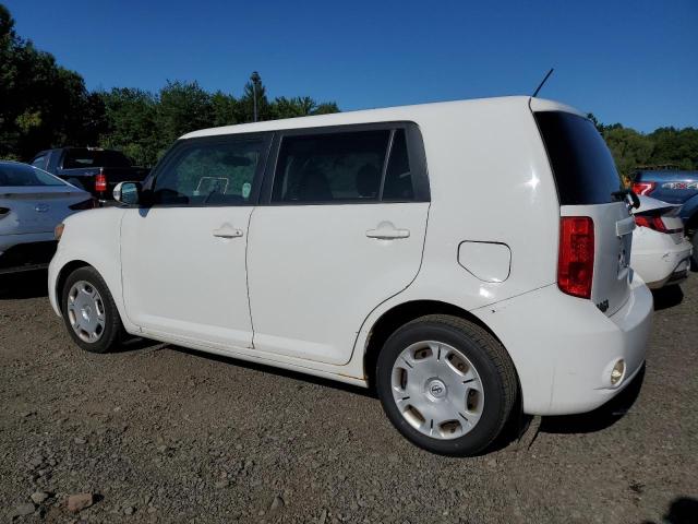 JTLKE50E091093228 - 2009 TOYOTA SCION XB WHITE photo 2