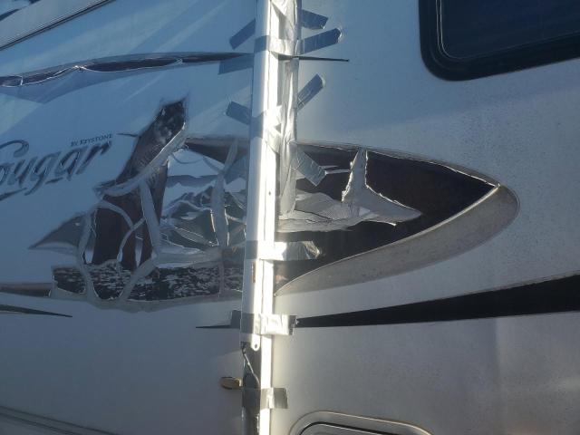 4YDF27629A2506029 - 2010 KEYSTONE 5TH WHEEL WHITE photo 9