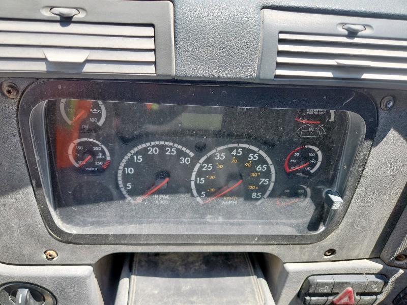 1FUJGLDR8CLAY4836 - 2012 FREIGHTLINER CASCADIA 1 BLUE photo 8