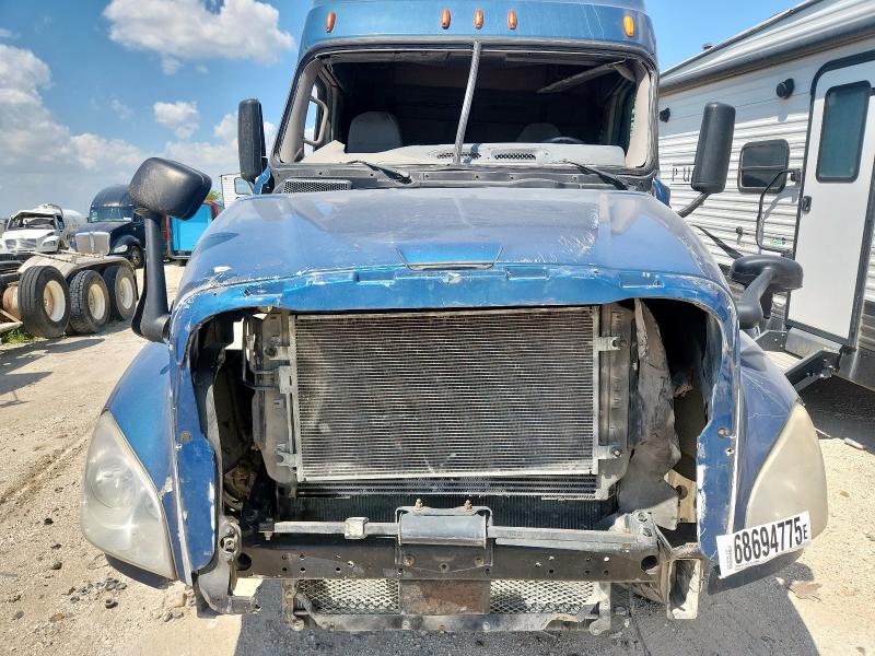 1FUJGLDR8CLAY4836 - 2012 FREIGHTLINER CASCADIA 1 BLUE photo 9