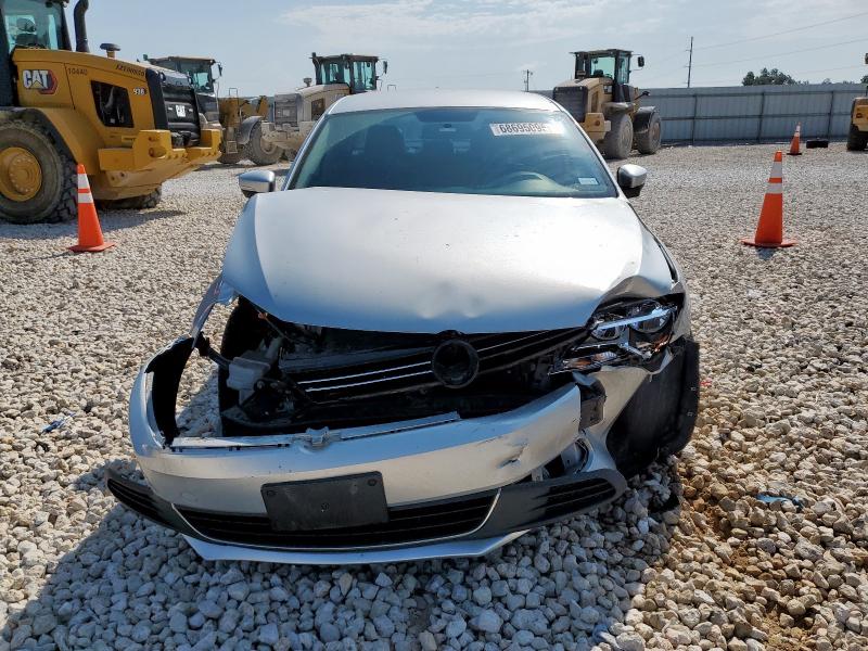 3VWDX7AJXDM392255 - 2013 VOLKSWAGEN JETTA SE ვერცხლისფერი ფოტო 5