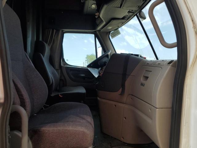 3AKJGLDRXJSHF3718 - 2018 FREIGHTLINER CASCADIA 1 Ақ фото 5