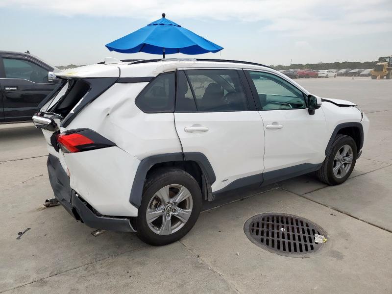 4T3RWRFV8NU054422 - 2022 TOYOTA RAV4 XLE WHITE photo 3