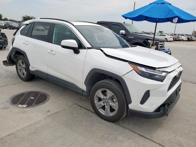 4T3RWRFV8NU054422 - 2022 TOYOTA RAV4 XLE WHITE photo 4