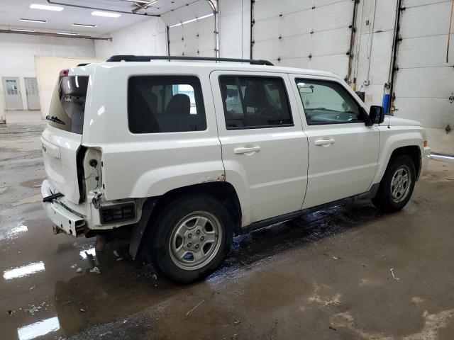 1J4NT2GB2AD519636 - 2010 JEEP PATRIOT SPORT WHITE photo 3