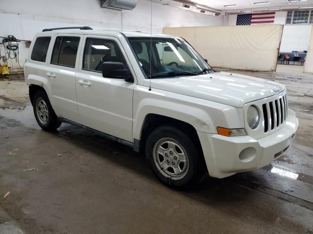 1J4NT2GB2AD519636 - 2010 JEEP PATRIOT SPORT WHITE photo 4