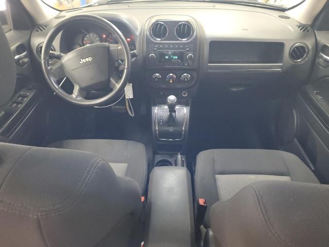 1J4NT2GB2AD519636 - 2010 JEEP PATRIOT SPORT WHITE photo 8