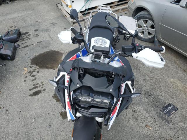 WB10M1304P6H45024 - 2023 BMW R 1250 GS ADVENTURE WHITE photo 5