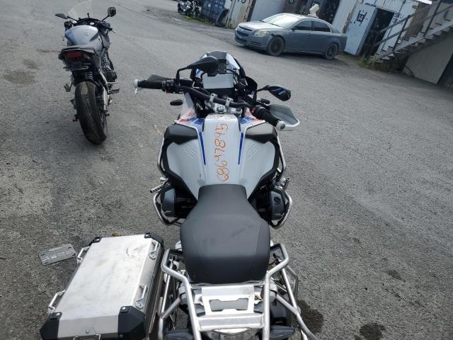 WB10M1304P6H45024 - 2023 BMW R 1250 GS ADVENTURE WHITE photo 6