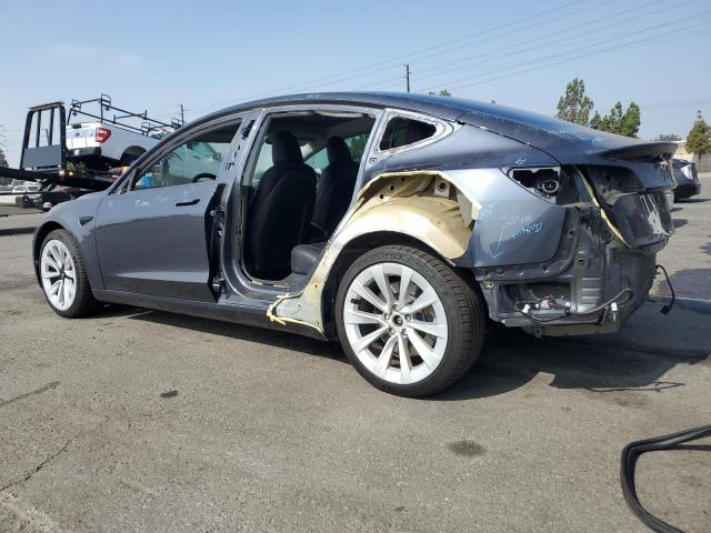 5YJ3E1EB6NF113216 - 2022 TESLA MODEL 3 Grau Foto 2