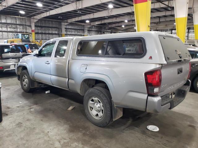 5TFSX5EN2JX063017 - 2018 TOYOTA TACOMA ACCESS CAB SILVER photo 2