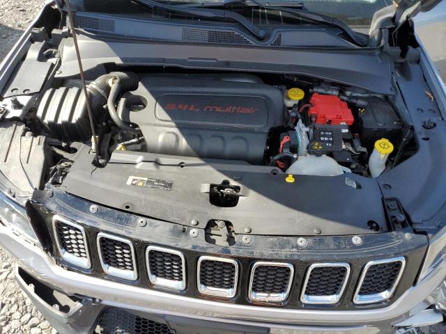 3C4NJDBB2LT129891 - 2020 JEEP COMPASS LATITUDE SILVER photo 11