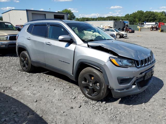 3C4NJDBB2LT129891 - 2020 JEEP COMPASS LATITUDE SILVER photo 4