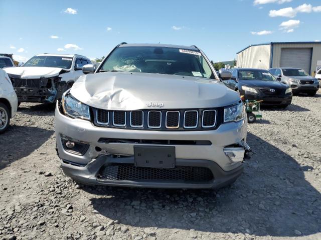 3C4NJDBB2LT129891 - 2020 JEEP COMPASS LATITUDE SILVER photo 5