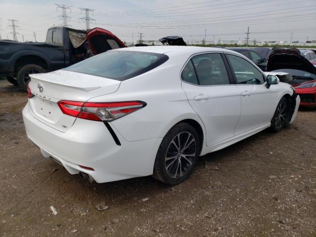 4T1B11HK3JU590718 - 2018 TOYOTA CAMRY L WHITE photo 3