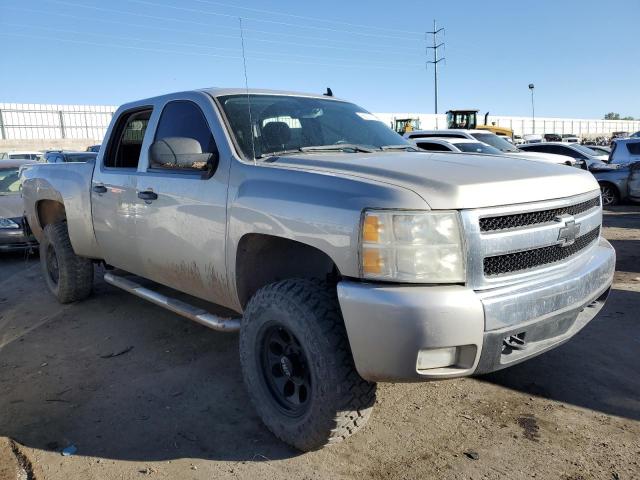 3GCEK13MX7G510009 - 2007 CHEVROLET SILVERADO K1500 CREW CAB SILVER photo 4