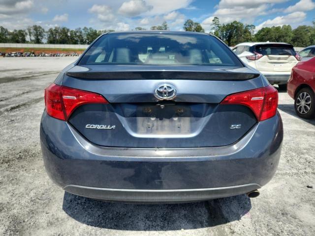 5YFBURHE1HP624957 - 2017 TOYOTA COROLLA L Gris foto 6