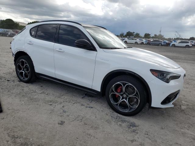 ZASPAKBNXR7D77771 - 2024 ALFA ROMEO STELVIO TI WHITE photo 4