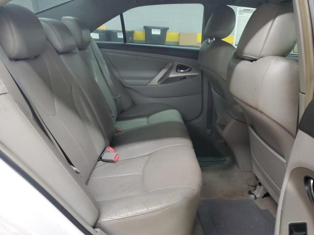 4T1BF3EK6BU659985 - 2011 TOYOTA CAMRY BASE WHITE photo 10