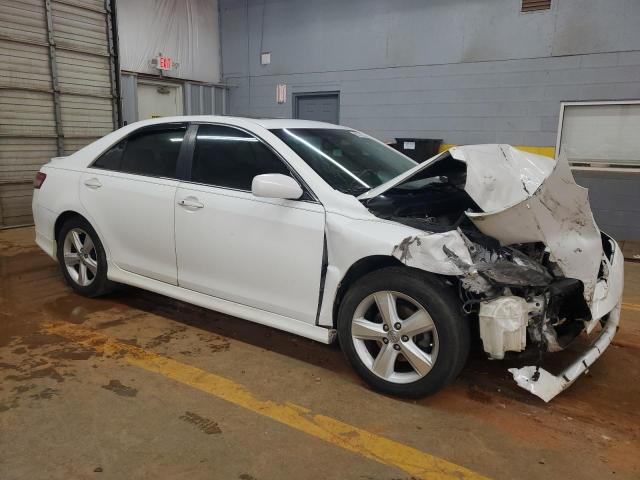 4T1BF3EK6BU659985 - 2011 TOYOTA CAMRY BASE WHITE photo 4