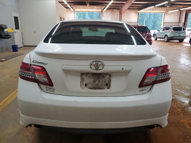 4T1BF3EK6BU659985 - 2011 TOYOTA CAMRY BASE WHITE photo 6