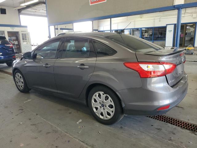 1FAHP3F2XCL274310 - 2012 FORD FOCUS SE GRAY photo 2