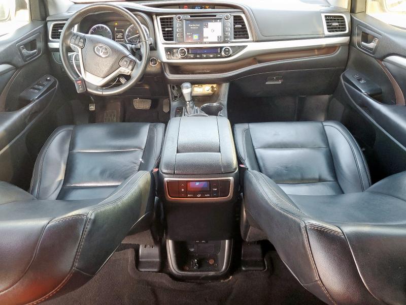 5TDKZRFH6KS564929 - 2019 TOYOTA HIGHLANDER SE 黑色 照片 8