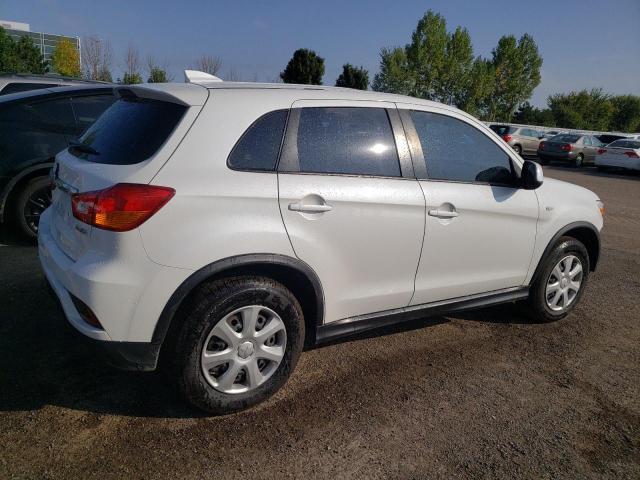 JA4AH3AUXJU602084 - 2018 MITSUBISHI RVR SE WHITE photo 3