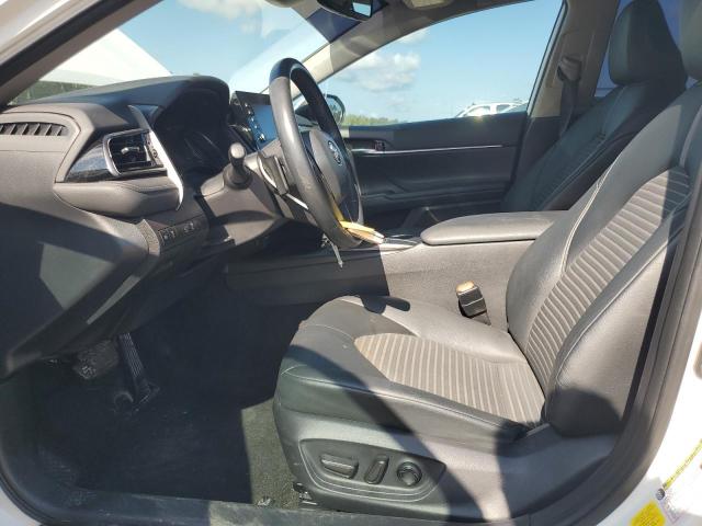 4T1T11AK0NU015979 - 2022 TOYOTA CAMRY SE Ақ фото 7