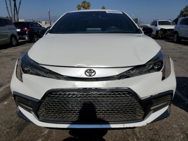 5YFS4RCE2LP027008 - 2020 TOYOTA COROLLA SE WHITE photo 5