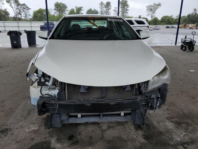 4T1BF1FK5HU717984 - 2017 TOYOTA CAMRY LE თეთრი ფოტო 5